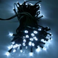 LAMPKI CHOINKOWE LED WEWNĘTRZNE, Z CIEMNOZIELONYM PRZEWODEM- WYJĘTE Z OPAKOWANIA- LAMPKI SĄ WŁĄCZONE- ZIMNE BIAŁE ŚWIATŁO
